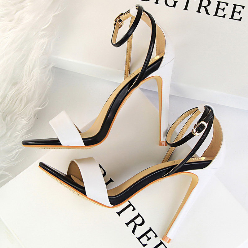 النساء أسود-أبيض موجزة الجلود  - مراجعة Casual Sandal Leather وسعره