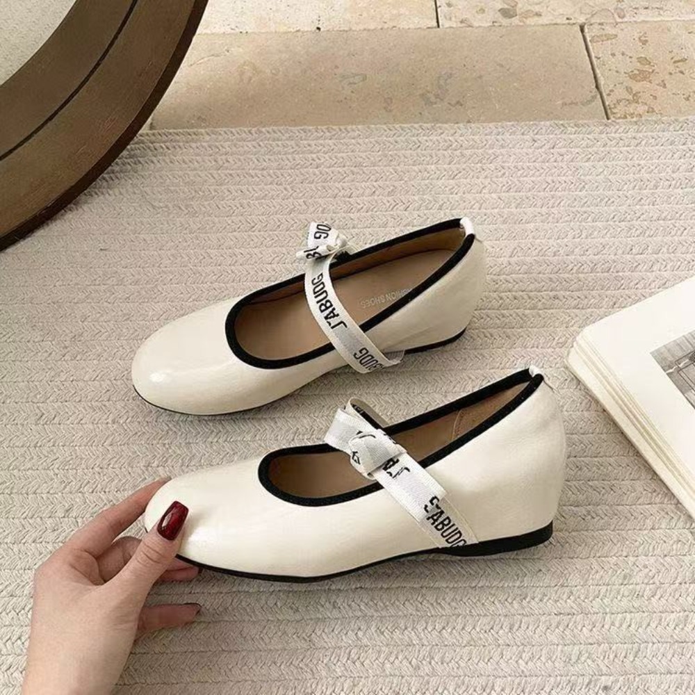 أحذية باليه فلات نسائية فائقة  - مراجعة Espadrille Slip On وسعره