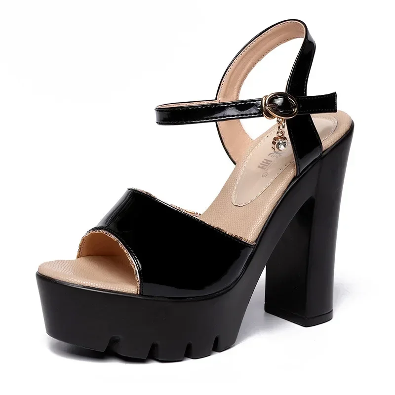 10 سنتيمتر 13 سنتيمتر حجم صغير - مراجعة Casual Sandal Leather وسعره