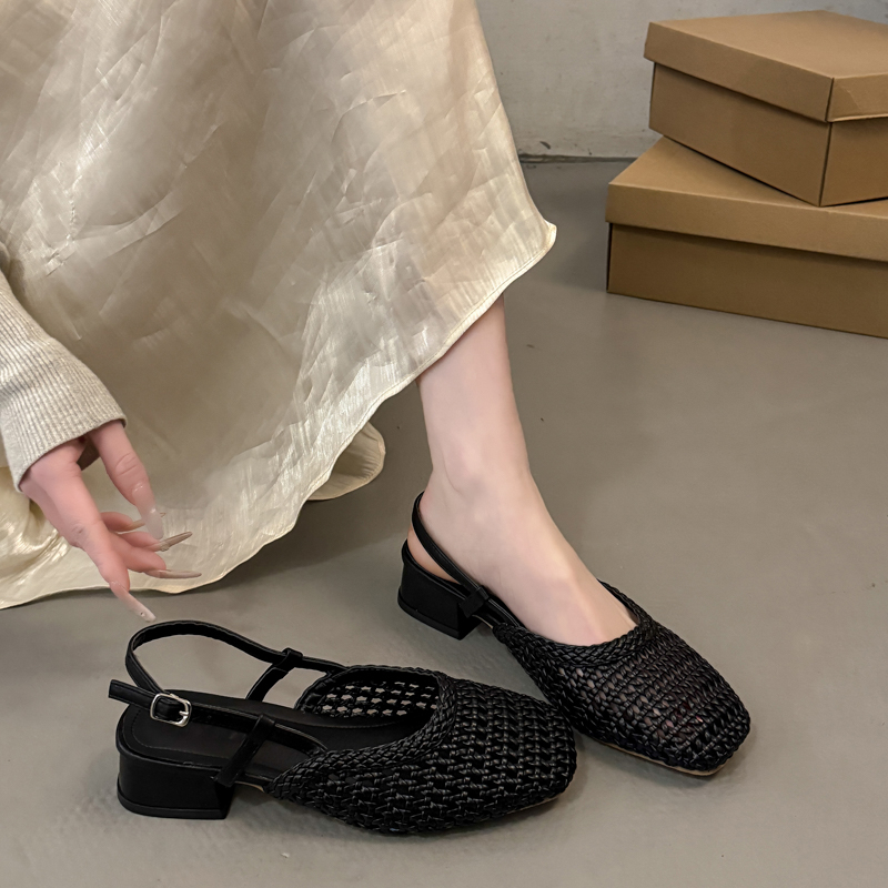 صنادل نسائية فرنسية بكعب متوسط - مراجعة Casual Sandal Leather وسعره