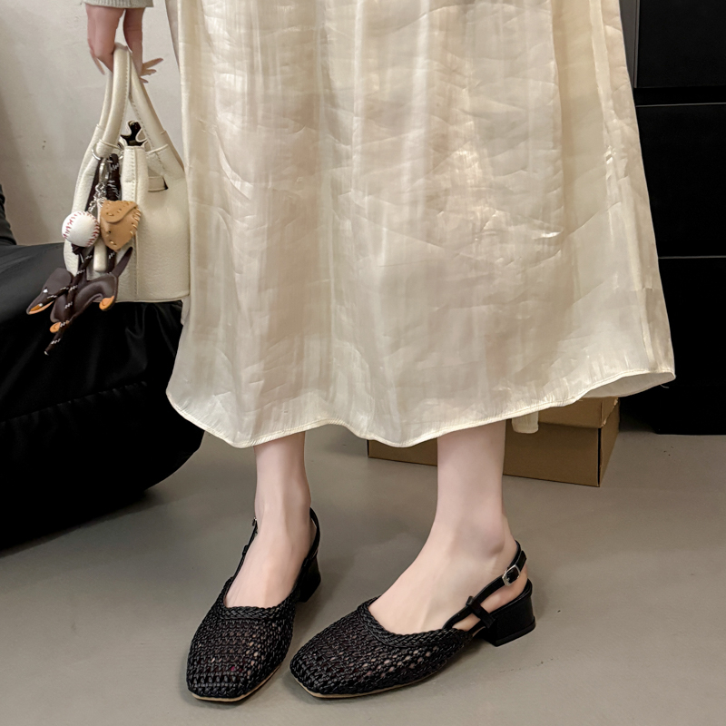 صنادل نسائية فرنسية بكعب متوسط - مراجعة Casual Sandal Leather وسعره